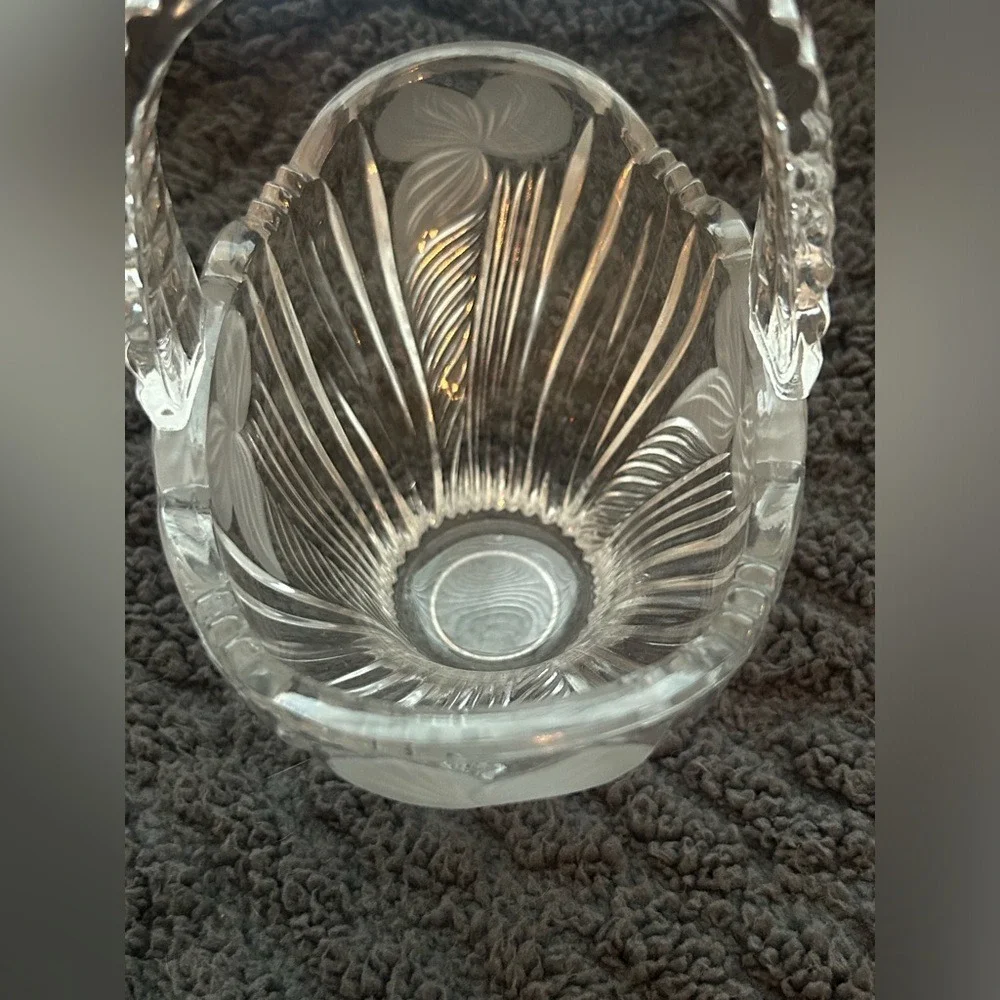 Vintage Crystal Basket‎ with Handle Clear Glass Candy Dish Vanity Decor